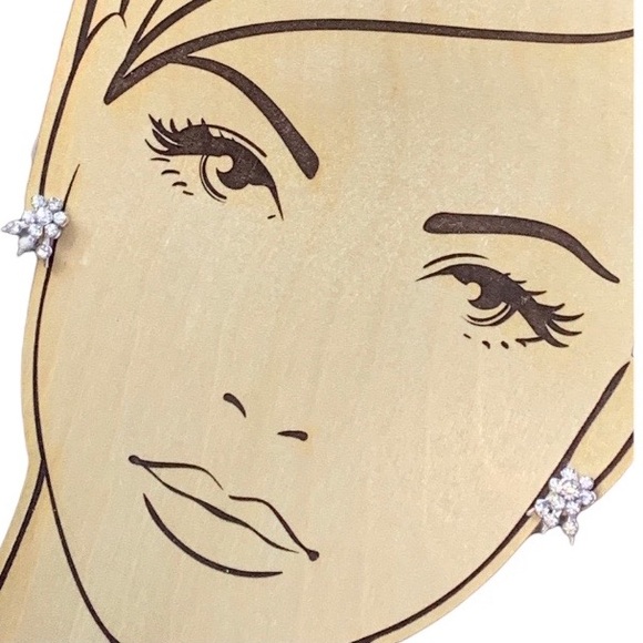 Vintage Screw Back Clear Crystal Flower Earrings Floral Silver Plated Jewelry - Picture 2 of 5